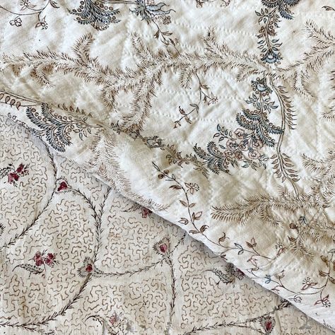 Bed Coverlet, Grain Sack Fabric, Coverlet Bedding, French Fabric, Antique Quilt, Antique Fabrics, Antique Quilts, Vintage Textiles, Vintage Quilts