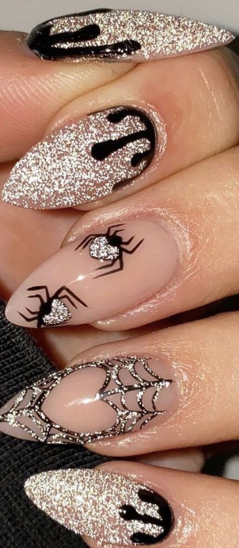 Vintage Style Nail Art, Halloween Nails Iridescent, Black Nail Designs Spooky, Reflective Almond Nails, Cool Fall Nails 2023, Complex Nail Art Designs, Goth Nails Art, Halloween Nails Short Stiletto, Halloween Nails Coffin Shape Short