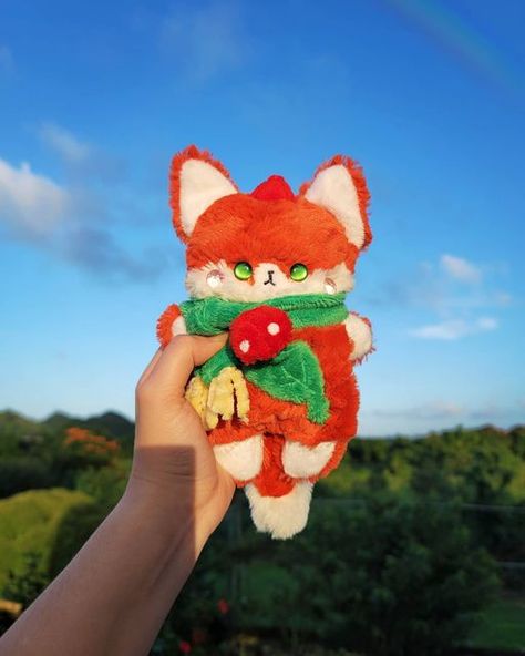 Eimy Lala Plushies on Instagram: "Meet this beautiful fox! 🦊 He has a hat and a little mushroom inside a belly pocket which is a leaf! 🌱 He also has a little scarf and boots that are removable! ^-^ He's such a little gentleman! 💚 #fox #handmade #plush #plushie #kawaii #cute #animal" Fox Plushie, Little Mushroom, Handmade Plush, Gentleman, Stuffed Mushrooms, Fox, Sewing, Hats, Boots