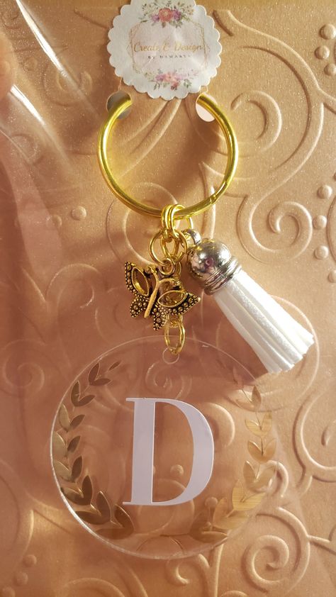 Keychain Designs, Gold Keychain, Custom Keychains, Keychain Ideas, Cricut Tips, Key Tags, Keychain Design, Cameo Projects, African Wedding