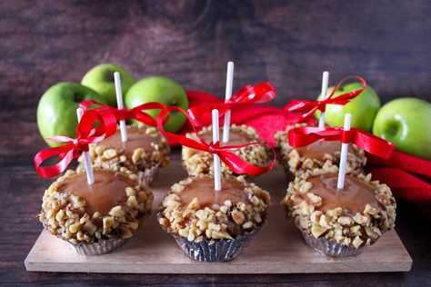 Fair Food Recipes Caramel Apple Cakes, Caramel Glaze Recipe, Fair Recipes, Fair Foods, Candy Apple Recipe, Apple Cakes, Caramel Apple Dip, Caramel Apple Cake, Apple Recipe