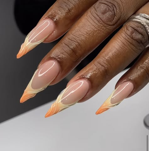 Short Stilleto Nails French Tips, Line Nail Designs Almond, Almond Nails Designs Elegant, Yellow Stilleto Nail, Long Almond Nails Designs Summer, Summer Oval Nails Designs, Short Stiletto Nail Designs, Stiletto Spring Nails, Eyeshadow On Nails