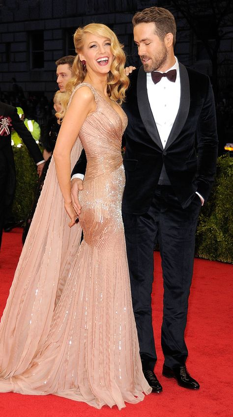 Blake Lively And Ryan Reynolds, Blake And Ryan, Blake Lively Style, Boho Chique, Trip Essentials, Essentials List, Stylish Couple, The Met Gala, Famous Couples