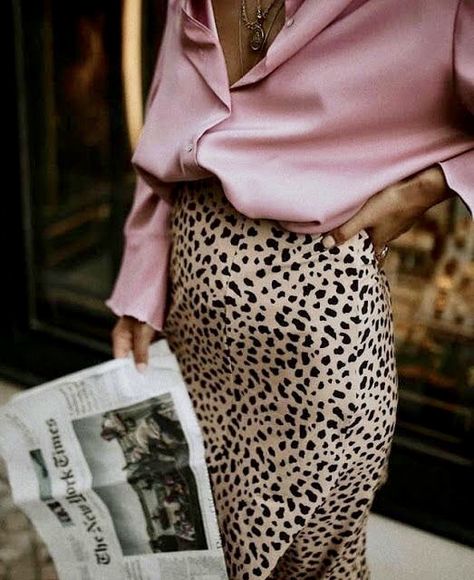 Satin Bluse, Leopard Print Skirt, Looks Street Style, Winter Trends, Looks Chic, 가을 패션, Street Style Looks, Print Skirt, Looks Style