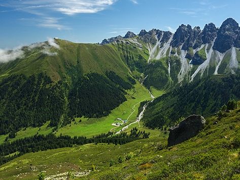 Innsbruck Hikes, Austria | Best Innsbruck Hiking Trails Innsbruck Austria Hiking, Austria Honeymoon, Oktoberfest Trip, Austria Winter, Europe 2024, Innsbruck Austria, Family Hiking, Ultra Running, Honeymoon Ideas