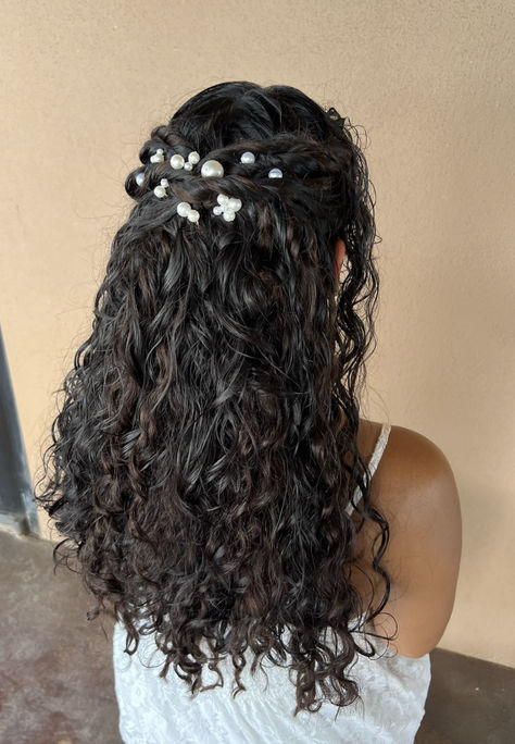 This enchanting hairstyle pairs the timeless elegance of pearls with the natural beauty of our Spiral Natural Black 22" Clip-In Extensions.  A breathtaking look that's perfect for your special day! 👰‍♀️ Elegant Curly Hairstyles Natural Curls, Natural Curly Wedding Hairstyles, Curly Hairstyles Natural Curls, Wedding Hairstyles Natural, Elegant Curly Hairstyles, Curly Wedding Hairstyles, Perfect Curly Hair, Wedding Day Hair, Curly Wedding Hair