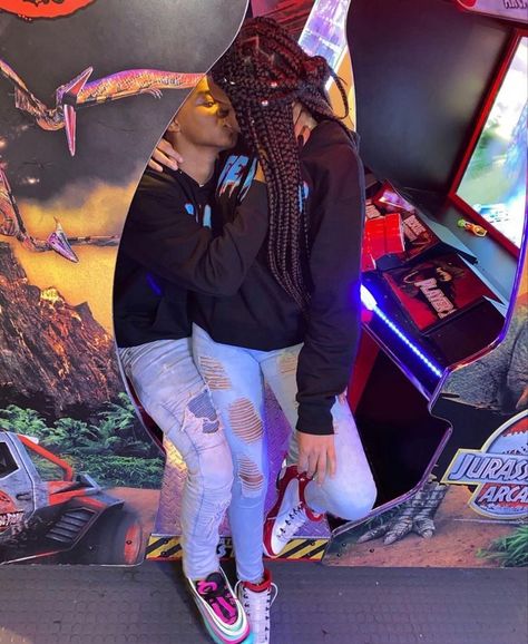 Black Teenage Couples Goals, Cute Couple Pics Black, Pictures To Recreate With Boyfriend, Girlfriend And Boyfriend Goals, Teenage Couples, Couple Matching Outfits, Black Relationship Goals, Best Friend Outfits