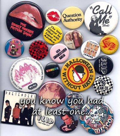 80's buttons....pieces of FLAIR 80s Pins And Patches, 80s Fashion Accessories, 80s Objects, 1980s Vintage Fashion, 80s Memorabilia, 80s Fashion Style, Flared Corduroy Pants, 80s Memories, 80s Accessories