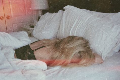 Skyler White, Year Of Rest And Relaxation, Jenny Humphrey, Blonde Aesthetic, Calloway Sisters, Girl Sleeping, Bad Reputation, Walter White, Caroline Forbes