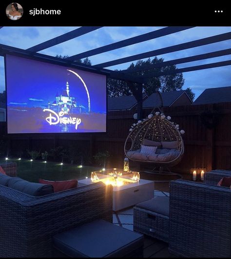 Indoor Theater, Backyard Renovation, The Projector, Fun Backyard, Container Cafe, Casa Clean, Outdoor Cinema, Outdoor Patio Designs, Rooftop Terrace Design