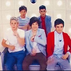 One Direction Dancing, One Direction Gif, Kanye West Lyrics, One Direction Lyrics, One Direction Imagines, One Direction Photos, Dancing Gif, 1d And 5sos, Best Dance