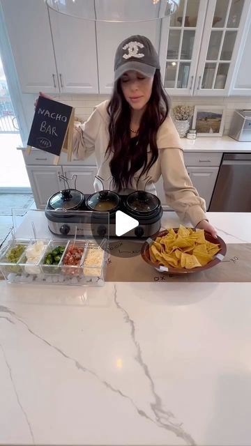 Amanda Albrecht Illinois Realtor + Content Creator on Instagram: "🏈Game Day Nacho Bar🏈  Filled a triple slow cooker with: Shredded chicken, Queso, and beef  Condiment caddy filled with: Guac,sour cream, cheese, pico de gallo, jalapeño   Catalina chips and salsa!   Grab these cute touchdown trays from Party city!   #hereforthesnacks #Superbowl #nachobar #home #partyfoods #gameday #superbowl2023 #football #footballfood #snacks #nachos #momsofig #napervillemoms #momsofplainfield #chicagoblogger #superbowlfood #realtorsofinstagram #gamedayfood #tailgating #footballgame #thebiggame #superbowlsunday🏈 #ltkhome" Nacho Bar Ideas, Nacho Bar Party, Triple Slow Cooker, Chicken Queso, Realtor Content, Diaper Party, Nacho Bar, Condiment Caddy, Cheese Bar