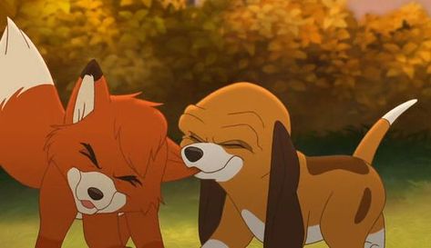 Fox And Hound, Old Disney Movies, Dog Movies, Disney Cards, Disney Icons, The Hound, Disney Wall, Disney Dogs, Film Disney