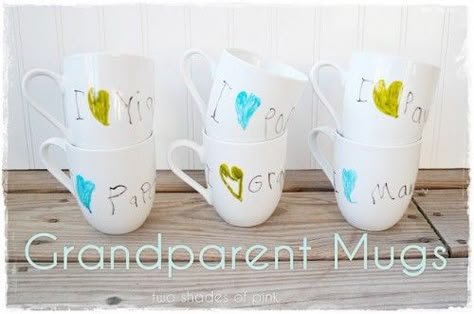 12 Best Gift Ideas to Make for Grandparents from Tip Junkie Grandparent Mugs, Best Gifts For Grandparents, Diy Christmas Mugs, Grandparents Day Crafts, Grandparents Gifts, Bisque Pottery, Grandparents Day Gifts, Cadeau Parents, Homemade Gift Ideas