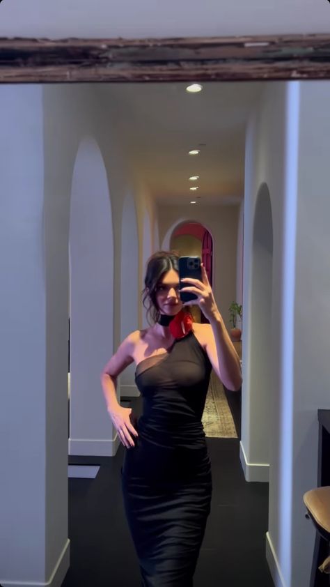 Kendall Jenner Party Outfit, Kendall Jenner Party, Kendall Jenner Fashion Week, Club Outfit Night, Kendall Jenner Body, Kendall Jenner Dress, Kendall Jenner Video, Looks Kylie Jenner, Dresses Western