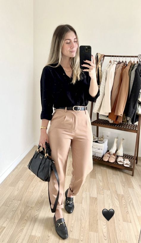 Medium Contrast Outfits, Bussines Casual Woman, Outfit Trabajo, Contrast Outfit, Casual Chic Outfits, Casual Work Outfits Women, Looks Pinterest, Business Casual Outfits For Work, Casual Day Outfits