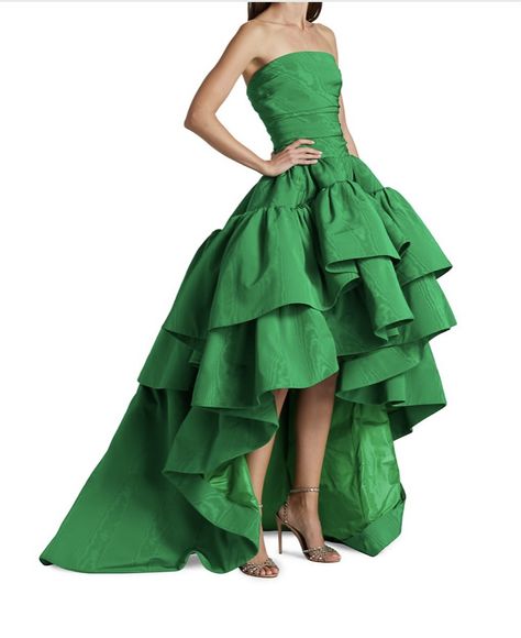 Ruffled Gown, Green Wedding Dresses, Designer Evening Gowns, Elegant Dresses Classy, غرفة ملابس, Farmers Markets, Strapless Gown, Grad Dresses, Classy Dress