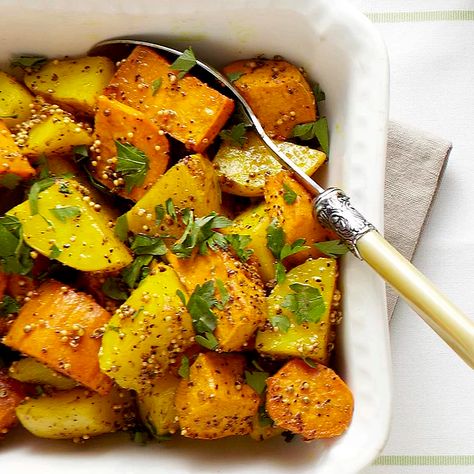 Mustard Potatoes, Sausage And Potatoes, Healthy Spring Recipes, Roasted Fingerling Potatoes, Roasted Potato Recipes, Turmeric Recipes, Meat Dinners, Potato Sides, Potato Side Dishes