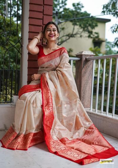 Bengali Saree, Tissue Silk Saree, Saree Poses, Indian Silk Sarees, Pakistani Fashion Casual, Saree Blouse Patterns, Indian Fashion Saree, Saree Models, Saree Trends