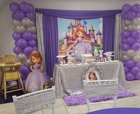 Princess Sofia Birthday Party Ideas, Princess Sofia Birthday, Princess Sofia Party, Sofia The First Party, Sofia The First Birthday Party, Princesa Sophia, Sofia Party, Princess Sophia, Simple Birthday Decorations