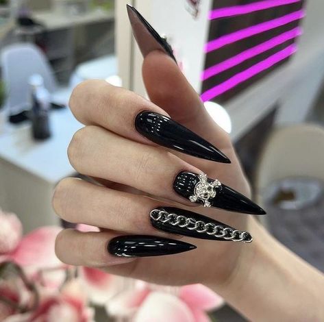 Lexi Nails, Nail Inspo Nail Art, Nail Polish Ideas, Summer Nail Polish, Punk Nails, Gothic Nails, Goth Nails, Edgy Nails, Grunge Nails