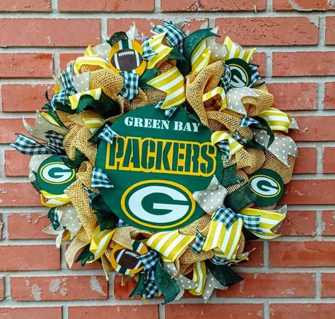 Green Bay Packers Wreath, Packers Wreath, Green Bay Packers Crafts, Packers Sweatshirt, Sports Wreaths, Green Bay Packers Football, Football Wreath, Packers Football, Packers Fan