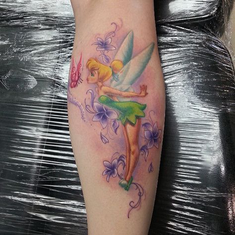 Tinkerbell // Tattoo Peter Pan Tattoos, Tinkerbell Tattoo, Tinker Bell Tattoo, Fairy Tattoo Designs, Marvel Tattoos, Geniale Tattoos, Tatuaje A Color, Fairy Tattoo, Calf Tattoo