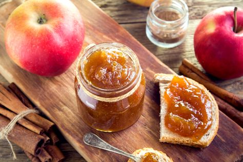 Easy Jam Recipe, Peach Butter, Slow Cooker Apple Butter, Apple Butter Recipe, Homemade Apple Butter, Slow Cooker Apples, Apple Jam, Sugar Apples, 5 Ingredient Recipes