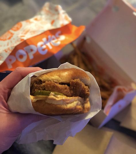 Pop Eyes Chicken Sandwich, Popeyes Spicy Chicken Sandwich Recipe, Popeyes Spicy Chicken Sandwich, Popeyes Food, Popeyes Chicken Sandwich Recipe, Popeyes Chicken Sandwich, Spicy Chicken Sandwich, Popeyes Chicken, Spicy Chicken Sandwiches