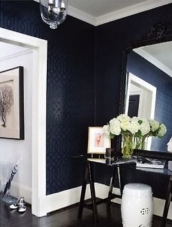 wallpaper and crown molding Black Textured Wallpaper, Black And White Room, Styl Hampton, Navy Walls, Trellis Wallpaper, Dekorasi Kamar Tidur, Dark Walls, White Room, Decoration Inspiration