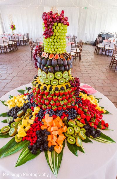 Reception Cake Fruit Display Ideas For Party, Fruit Table Ideas, Fruit Display Wedding, Fruit Tables, Fruit Presentation, Fruit Buffet, Fruit Table, Deco Fruit, Reception Cake