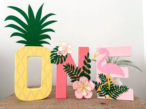 Hawaiian Themed Party, Birthday Luau, Tropical Theme Party, Flamingo Themed Party, Hawaiian Party Theme, Tropical Birthday Party, Luau Party Decorations, Paper Mache Letters, Hawaiian Party Decorations