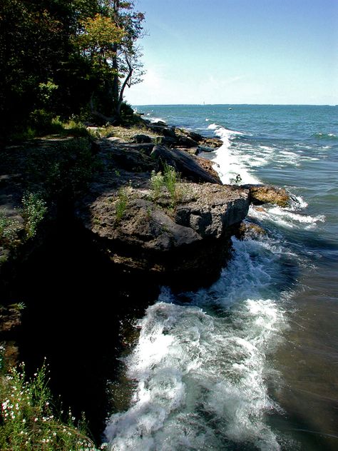 Kelly's island. Lake Erie is like the ocean there & it has the softest sand. Ahhhhhhhh. Ohio Beaches, Kellys Island, Marblehead Ohio, Ashtabula County, Cedar Point Amusement Park, Kelleys Island, Ohio History, Island Lake, Us Road Trip