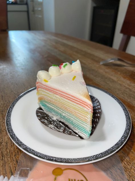 Cake Crepes, Rainbow Crepe, Cake Pretty, Colorful Cake, Pretty Desserts, Pretty Cake, Korean Cake, Crepe Cake, Mini Cakes Birthday