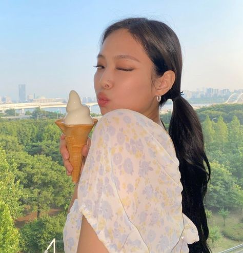 Jennie Earrings, Hello Friend