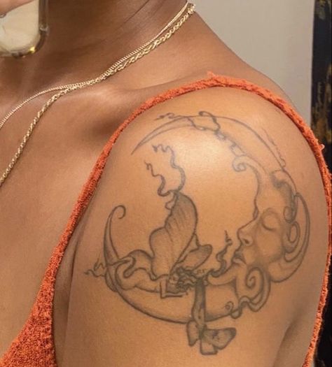 Long Leg Tattoos For Women, Earthy Feminine Tattoos, Back Tattoo Mural, Chest Tattoo Black Woman, Red Tattoo On Black Women Dark Skin, Large Shoulder Tattoo, Navel Tattoos For Women, Hispanic Tattoos For Women, Center Chest Tattoo