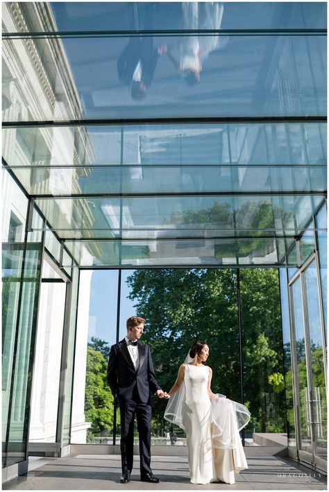 Modern Romantic Wedding at the Cleveland Museum of Art - Dragonfly Photography Cleveland Art Museum Wedding, Modern Romantic Wedding, Art Dragonfly, Dragonfly Photography, Cleveland Art, Art Museum Wedding, Korean Wedding, University Of Cincinnati, Cleveland Museum Of Art