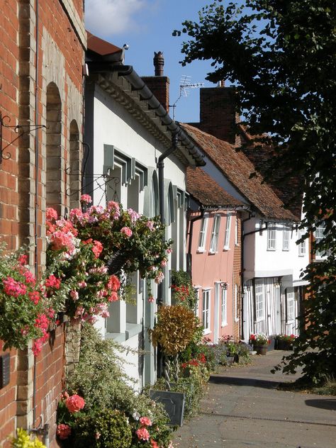 Cottages À La Campagne, Lavenham Suffolk, Suffolk England, Places In England, English Village, Medieval Houses, Market Square, British Countryside, Medieval Period