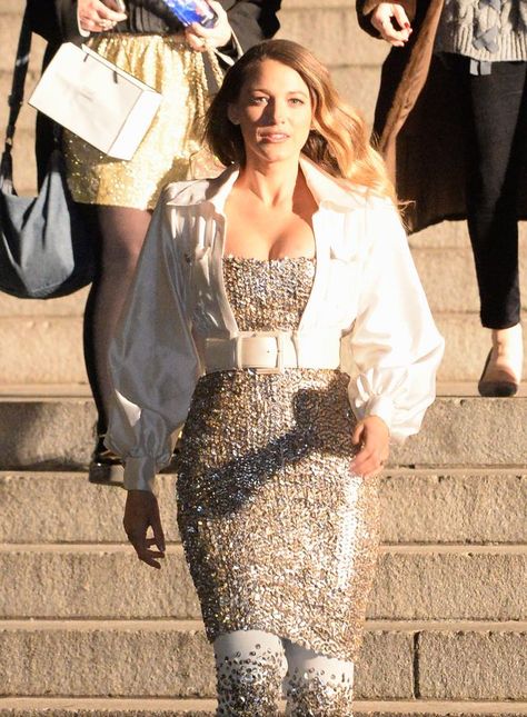 Could Blake Lively Be Any More Serena Van Der Woodsen Right Now? 90s Fashion Show, Blake Lively Ryan Reynolds, New York People, Camille Dress, Serena Van Der, Michael Kors Fall, Chanel Fashion Show, Serena Van, Serena Van Der Woodsen