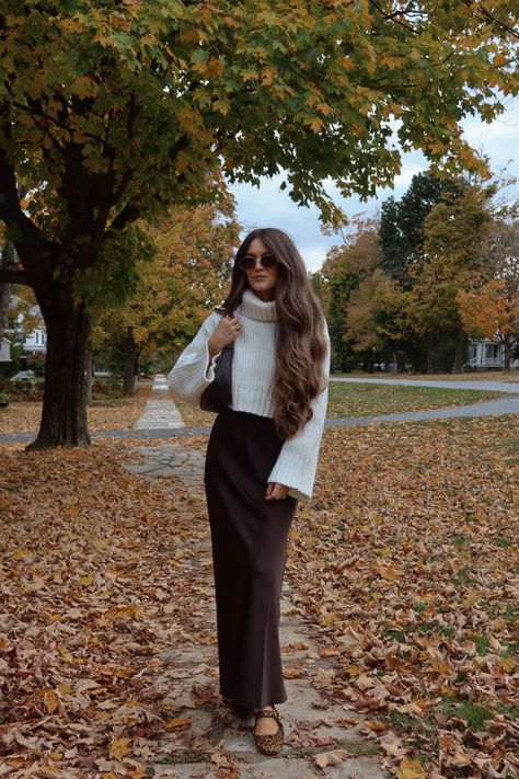 Long Skirt Date Outfit, Sweater Maxi Skirt Outfit, Poses In Long Skirt, Maxi Skirt Sweater Outfit, Sweater And Skirt Outfit Winter, Sweater And Maxi Skirt Outfit, Long Skirt And Boots Outfit, Long Skirt With Sweater Outfit, Sweater Over Skirt