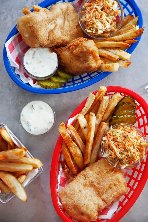 These Paleo Fish and Chips are everything you want in this classic summer dish! #paleo #fish #fries #chips #healthy #glutenfree #fishandchips Gluten Free Fish And Chips, Clean Dinner Recipes, Gluten Free Comfort Food, Paleo Seafood Recipes, Paleo Fish Recipes, Paleo Fish, Lexi's Clean Kitchen, Gluten Free Fish, Paleo Lunch