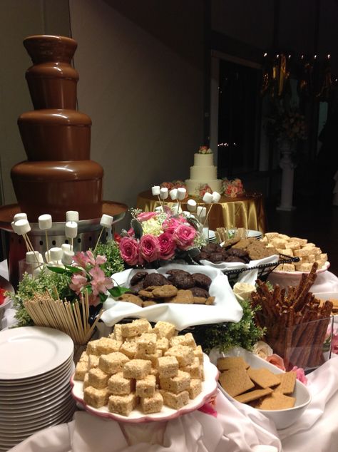 Fondue Display Ideas, Chocolate Fondue Wedding Bar, Chocolate Fondue Wedding, Chocolate Fondue Table, Wedding Fondue Bar, Chocolate Fondue Station, Chocolate Fountain Ideas Wedding, Wedding Fondue, Chocolate Fountain Bar Wedding