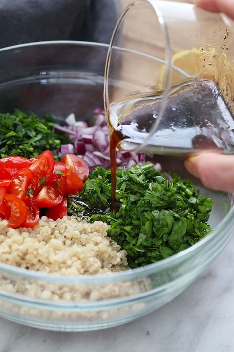 Need a simple and delicious side dish? This Quinoa Tabouli Recipe is great for lunch, dinner, and everything in between. It is one of our favorite vegan salad recipes made with fresh ingredients! Make it for meal prep this week! Tabuli Salad, Tabouli Salad Recipe, Quinoa Tabouli, Tabouli Recipe, Tabouli Salad, Greek Menu, Plant Diet, Vegan Salad Dressing, Tabbouleh Salad