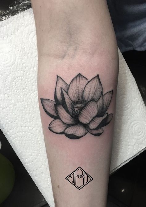 •Lotus Flower Blackwork Lotus Tattoo, Simple Lotus Flower Tattoo, Black Lotus Tattoo, Lotusblume Tattoo, Small Lotus Tattoo, Lotus Flower Tattoos, Water Lily Tattoos, Lotus Tattoos, Lillies Tattoo