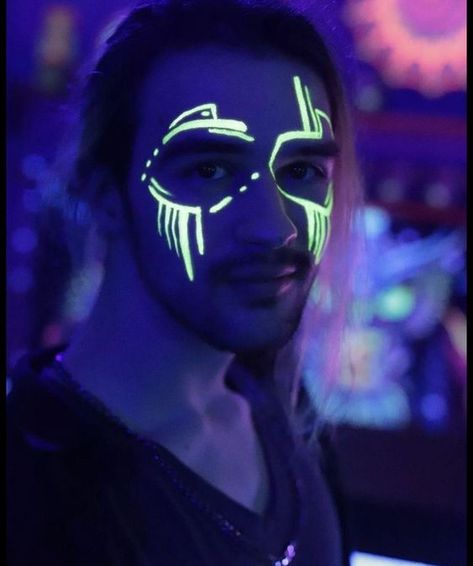 Neon Glow Makeup Ideas, Black Light Face Paint Ideas, Neon Glow Makeup, Blacklight Makeup Ideas, Uv Makeup Ideas Black Lights, Glow Party Face Paint, Neon Makeup Ideas Black Lights, Uv Face Paint Ideas, Glow Face Paint Ideas