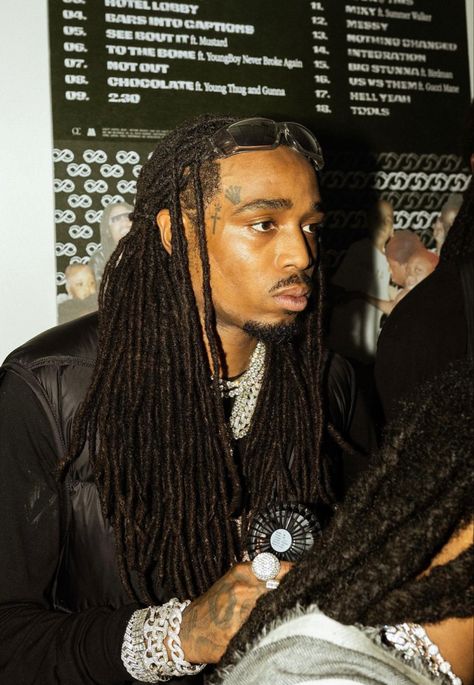 Quavo Rapper, Migos Quavo, Dread Hairstyles For Men, Cute Dreads, Thug Style, Cute Rappers, Dread Hairstyles, Young Thug, Locs Hairstyles