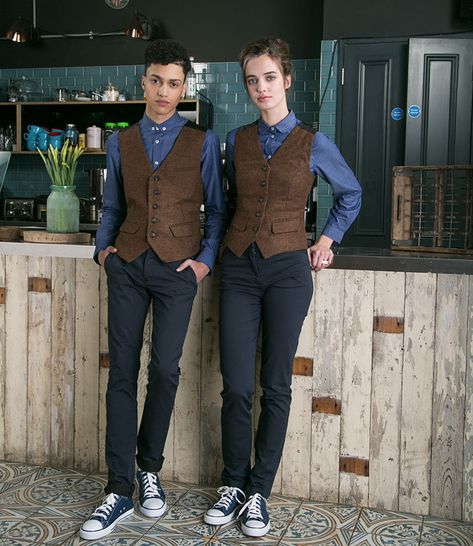 Hotel Front Office Uniform, Restaurant Uniforms Trendy Modern, Server Uniform Ideas, Waiter Outfit Aesthetic, Bar Staff Uniform, Waiter Uniform Modern, Waiters Uniform Ideas, Modern Restaurant Uniforms, Waiters Uniform Ideas Restaurants