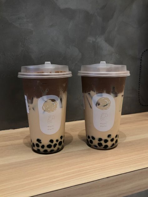 Chocolate Boba, Chocolate Bubble Tea, Boba Cafe Aesthetic, Chocolate Crème Brûlée, Minuman Aesthetic Boba, Boba Tea Aesthetic, Bubble Tea Aesthetic, Brown Sugar Boba Aesthetic, Tealive Bubble Tea Aesthetic