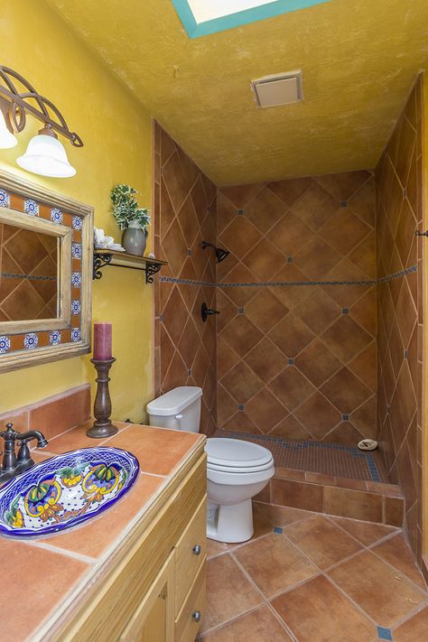 1630 Hillrise, Las Cruces NM 88011. Great bathroom in this newly listed home Mexican Restroom Ideas, Mexican Restroom, Mexican Bathroom Decor, Oaxaca House, Hacienda Style Bathroom, Mexico Bathroom, Mexican Style Bathroom, Mexican Home Design, Mexican Tile Bathroom