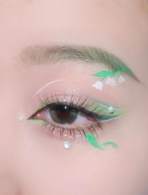 Red And Blue Eye Makeup, Pretty Eye Makeup, Douyin Makeup, Cute Eye Makeup, Kawaii Makeup, Korean Eye Makeup, Ethereal Makeup, Eye Makeup Designs, Creative Eye Makeup